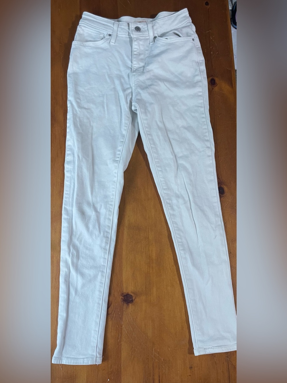 Women’s Size 27 Levi Strauss White Skinny Jeans
